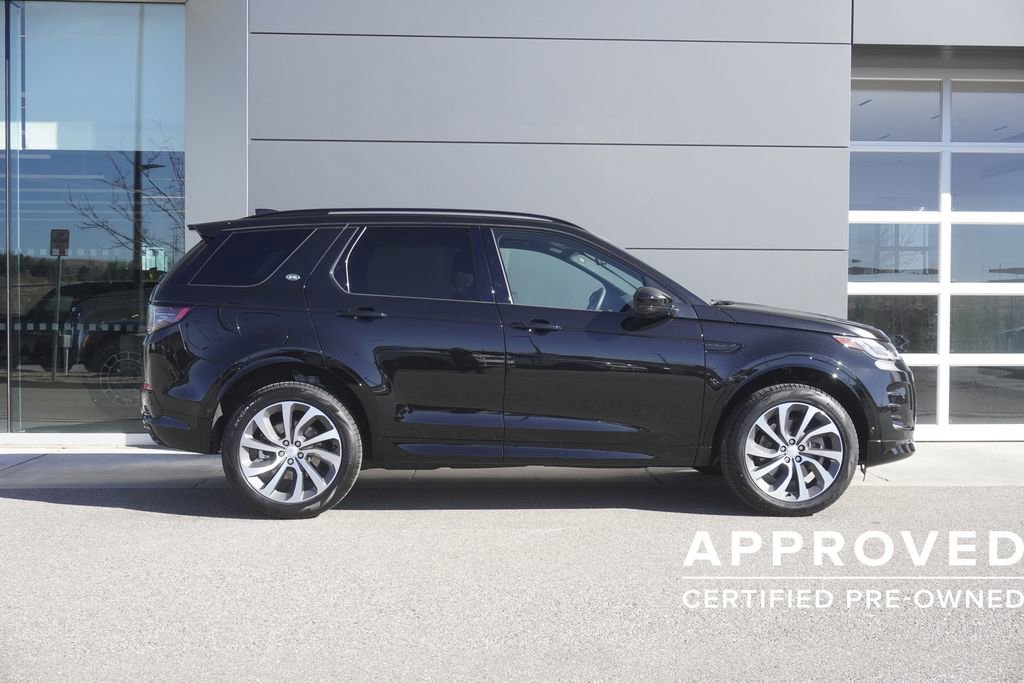 Used 2025 Land Rover Discovery Sport Dynamic SE image 7