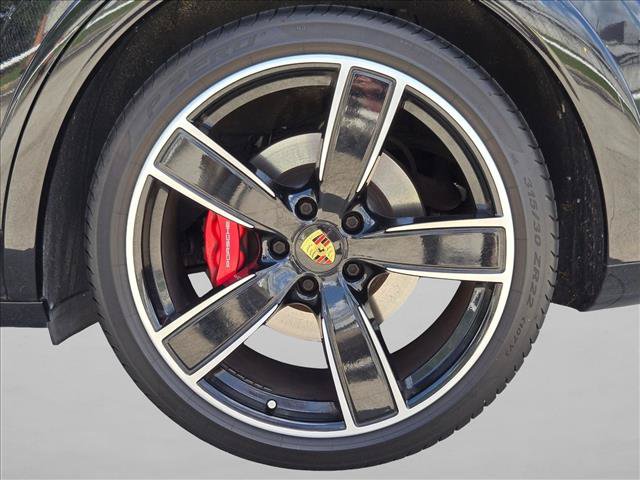 Used 2021 Porsche Cayenne GTS AWD/4WD image 25