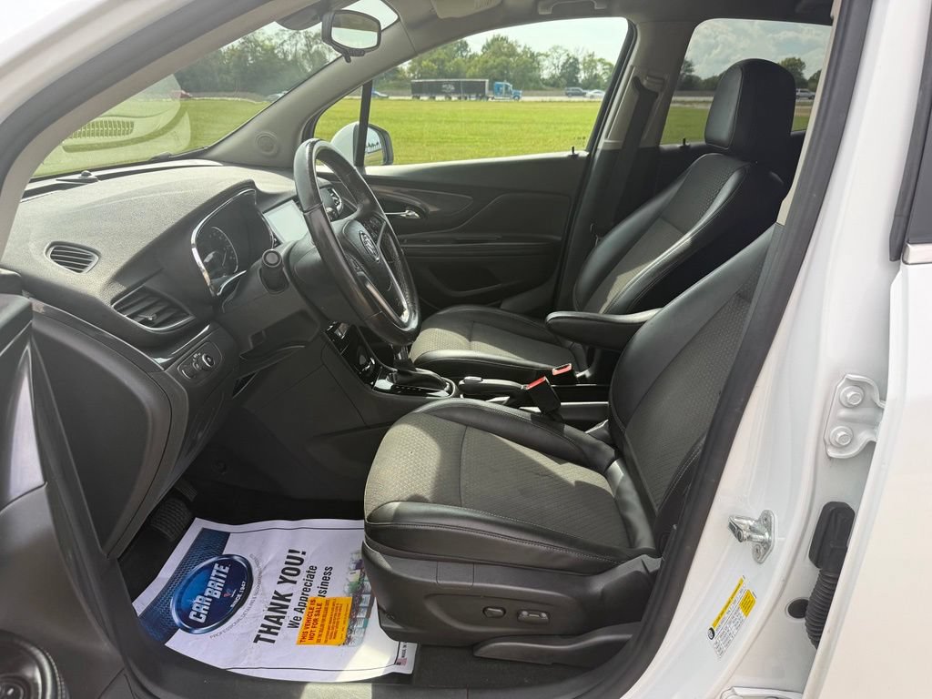 Used 2021 Buick Encore Preferred AWD/4WD image 26