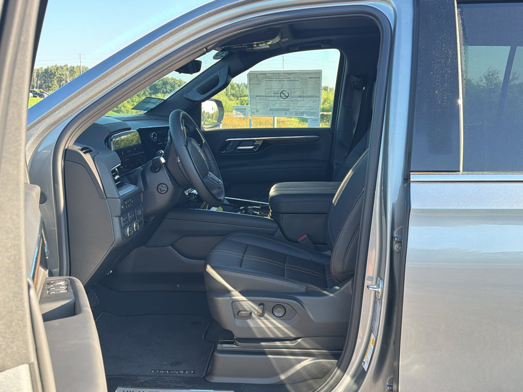 New 2026 Chevrolet Suburban High Country AWD/4WD image 14