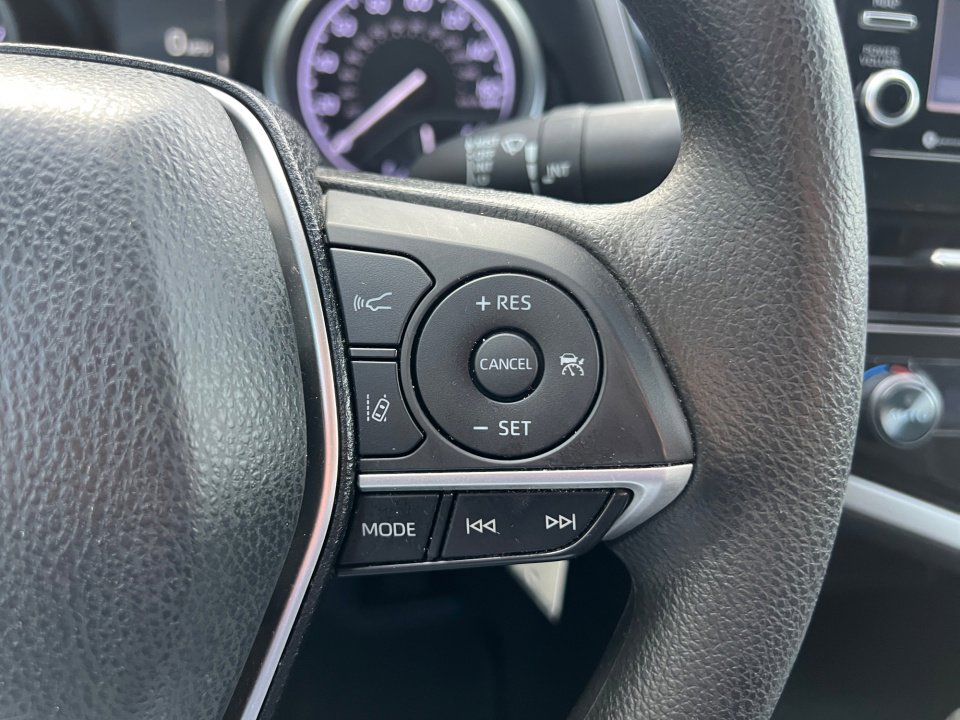 Used 2022 Toyota Camry LE image 24