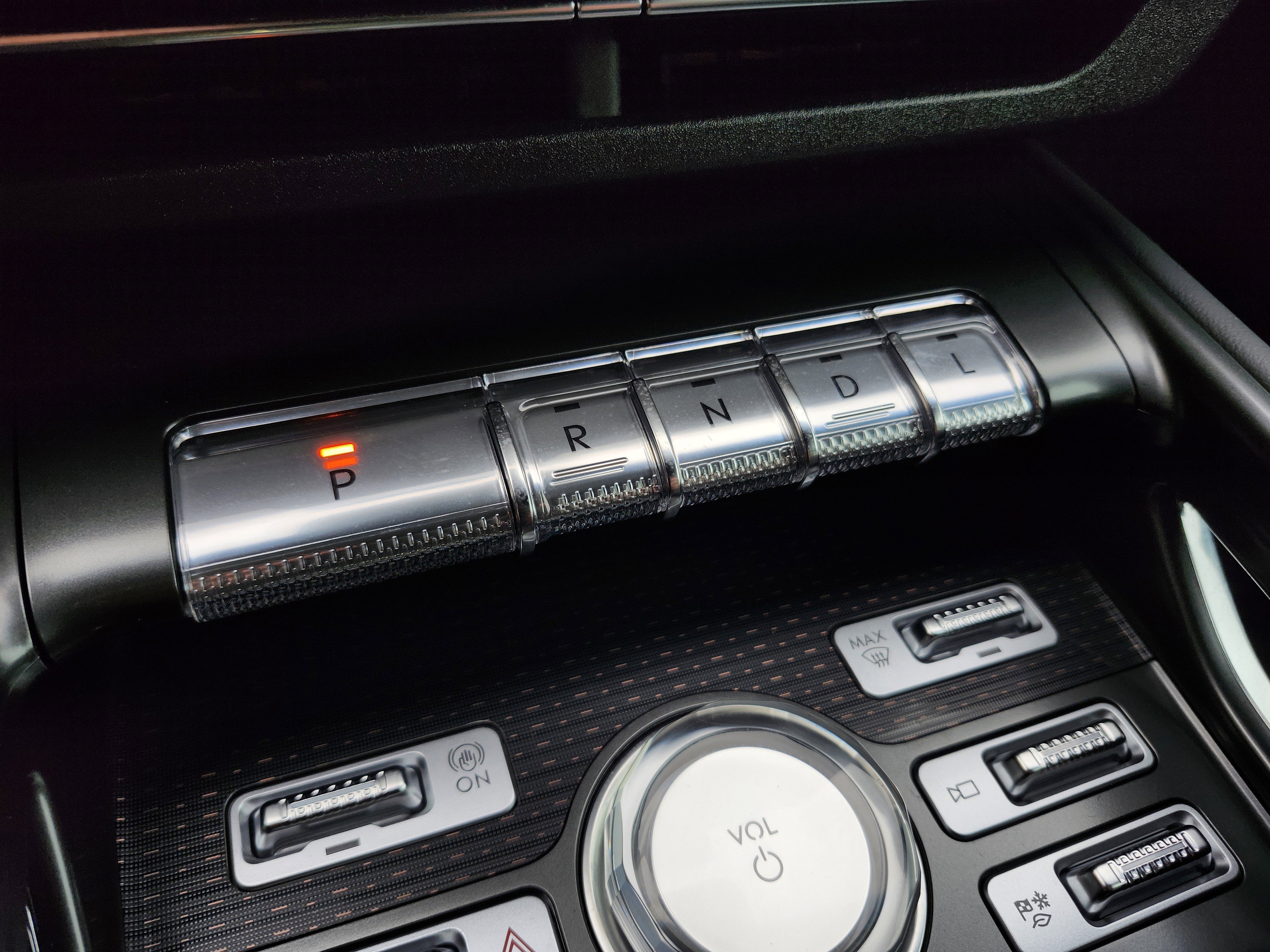 Used 2024 Lincoln Nautilus Reserve w/ Equipment Group 202A image 10