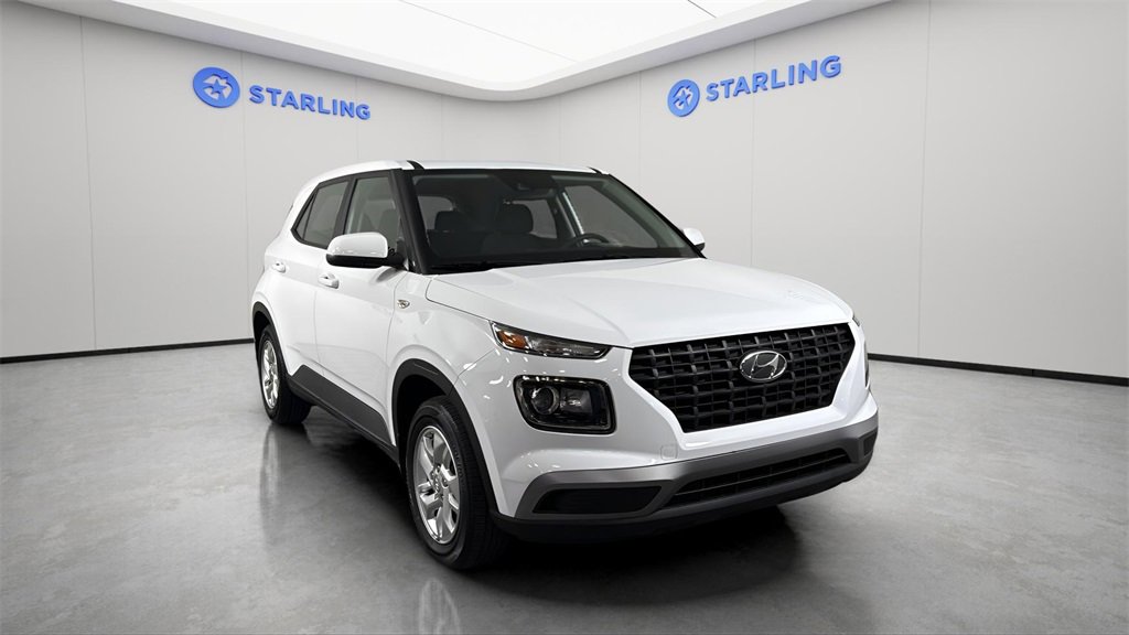 Used 2022 Hyundai Venue SE image 14