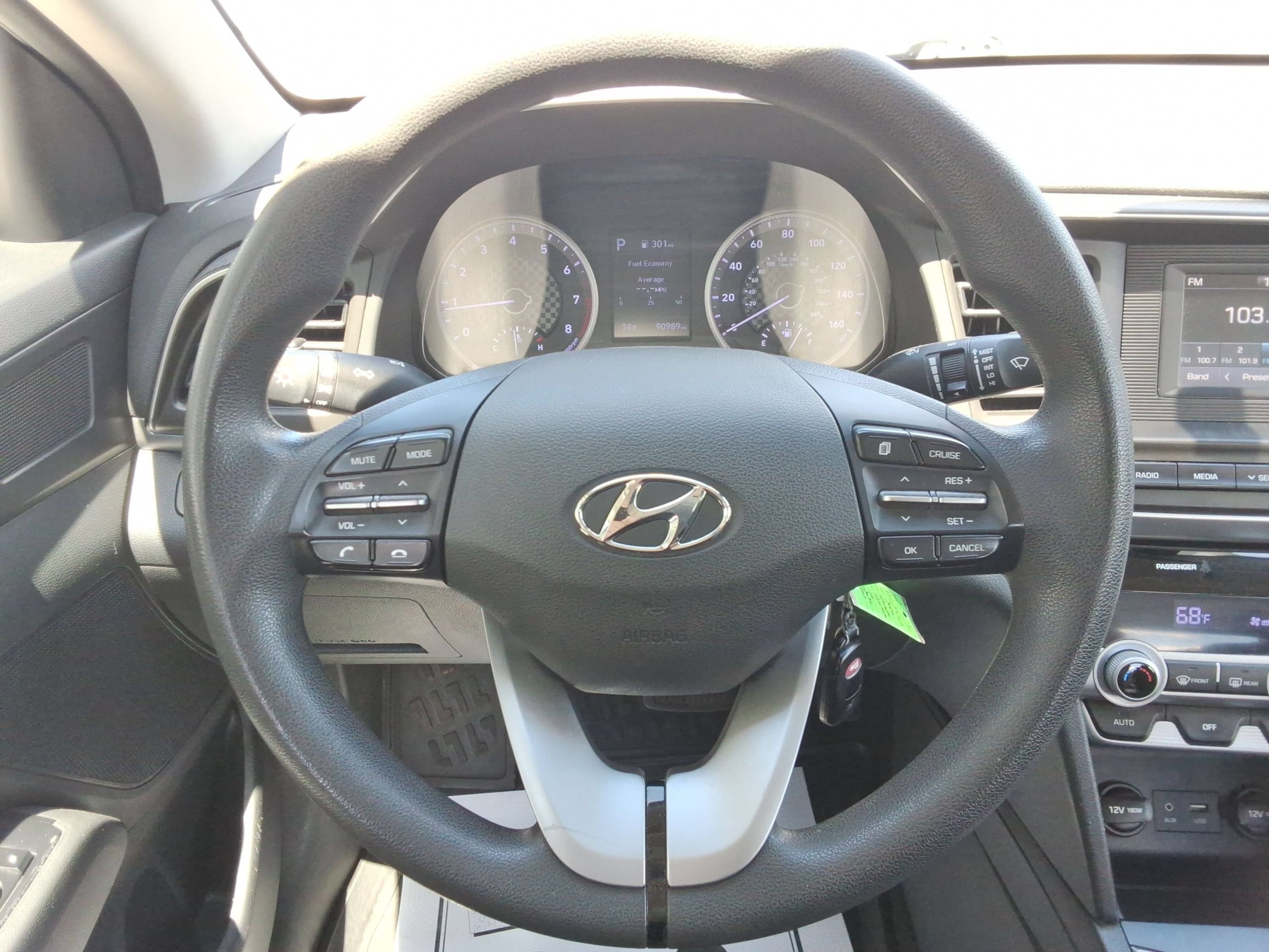 Used 2020 Hyundai Elantra SE w/ Cargo Package (C1) FWD image 11