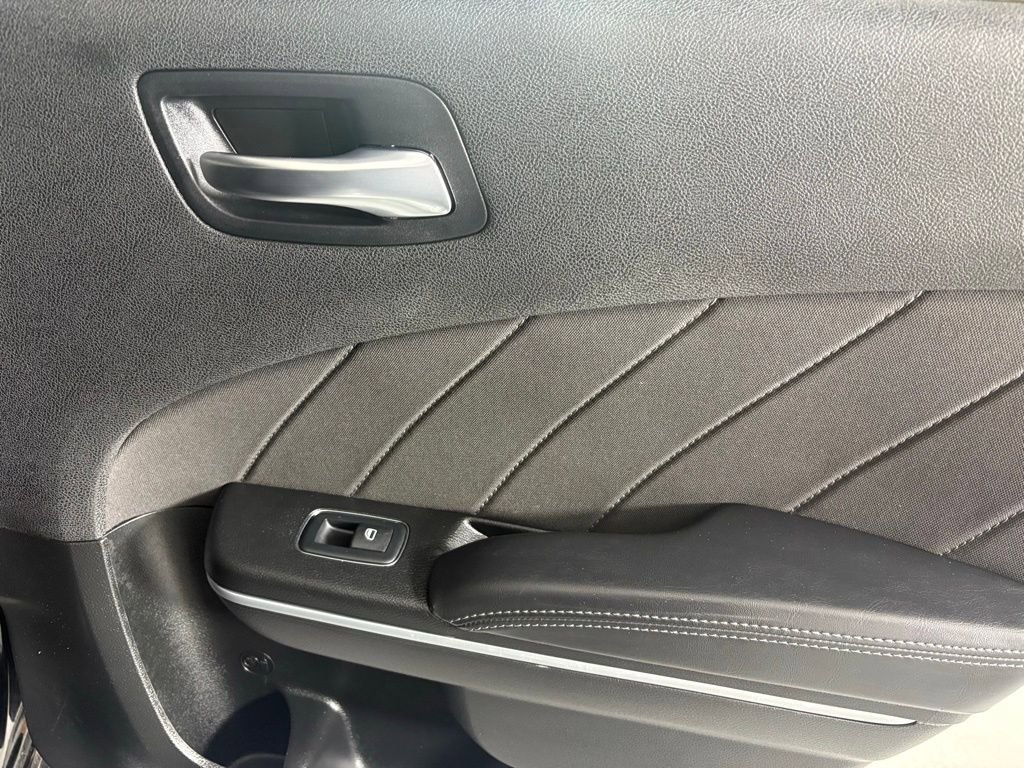 Used 2023 Dodge Charger SXT RWD image 15
