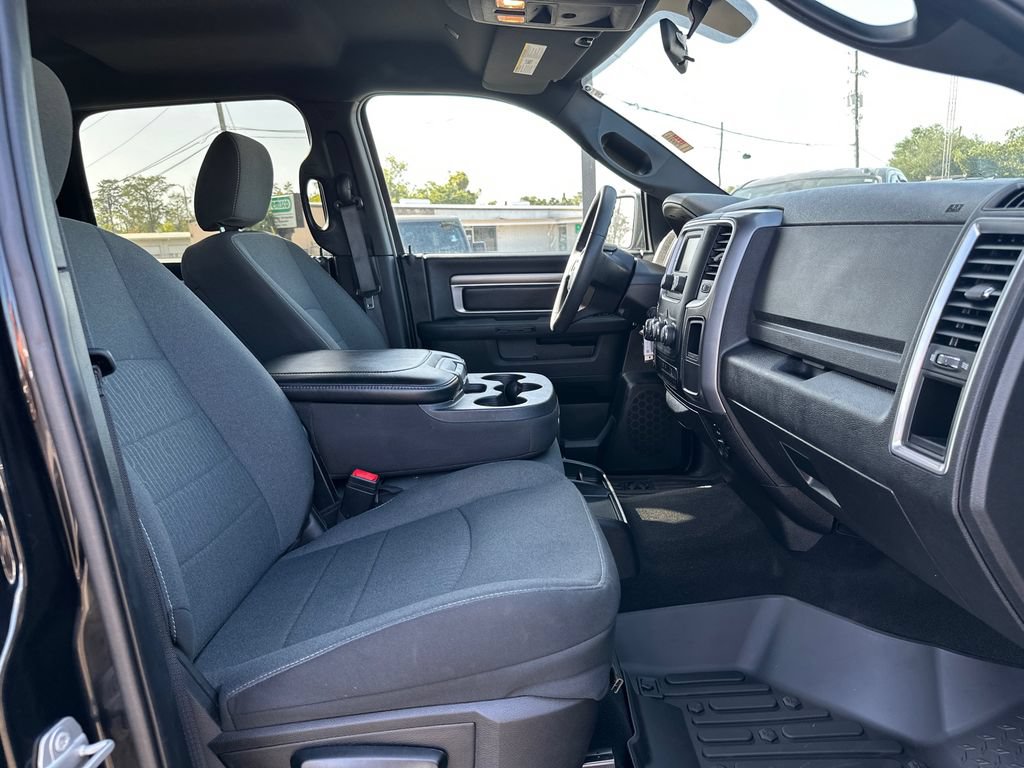 Used 2024 RAM 1500 Warlock AWD/4WD image 18