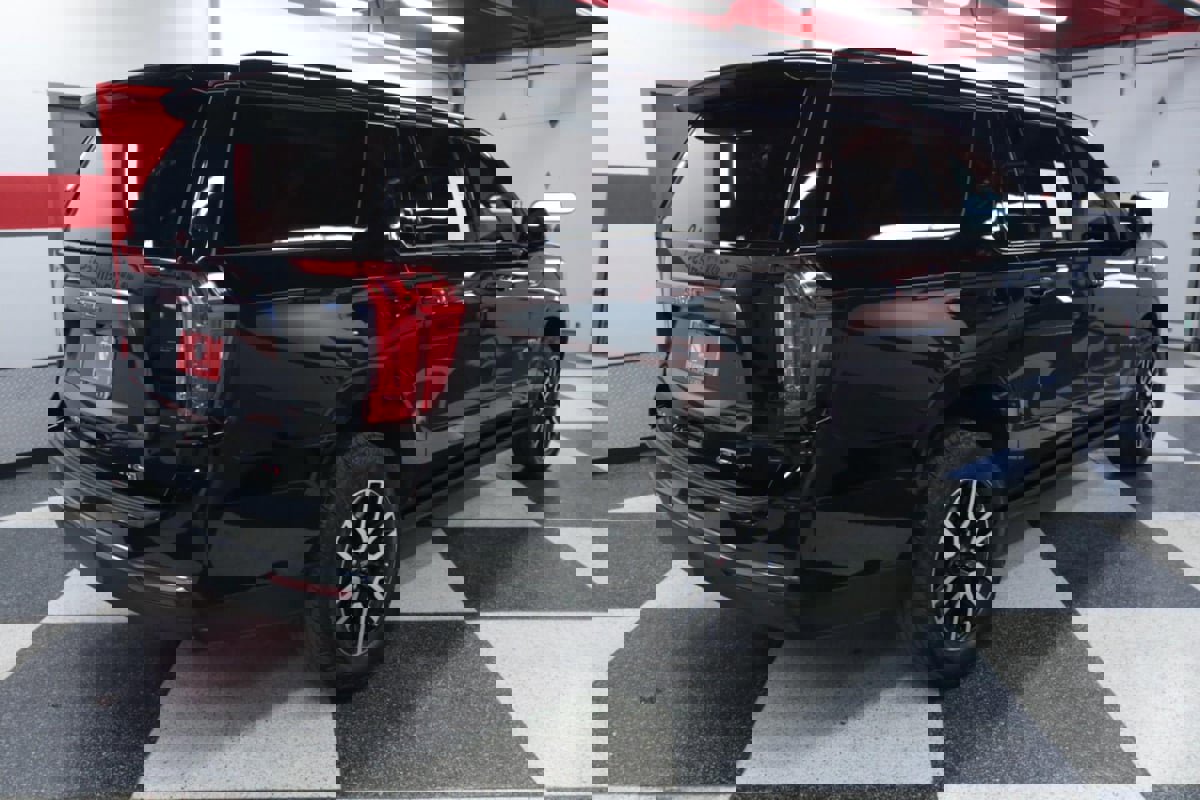 Used 2023 GMC Yukon XL AT4 w/ AT4 Premium Plus Package image 7