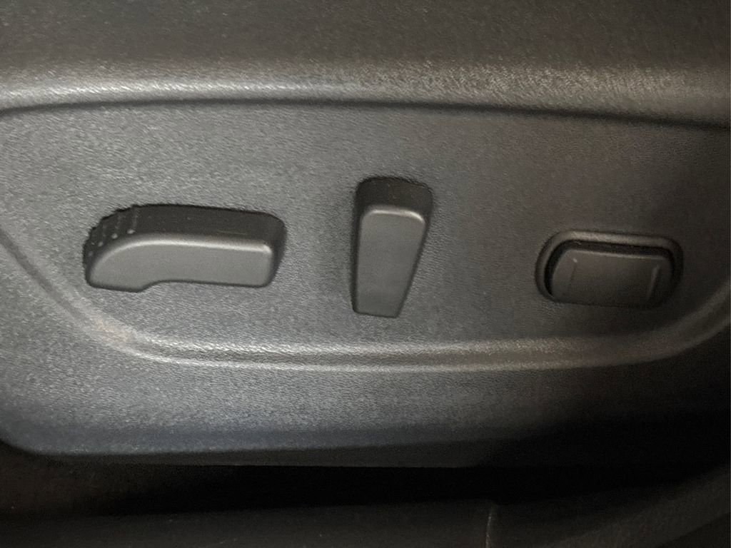 Used 2019 Nissan Rogue SV image 36