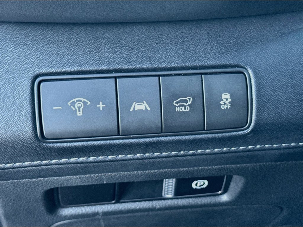 Used 2021 Hyundai Santa Fe Limited AWD/4WD image 6