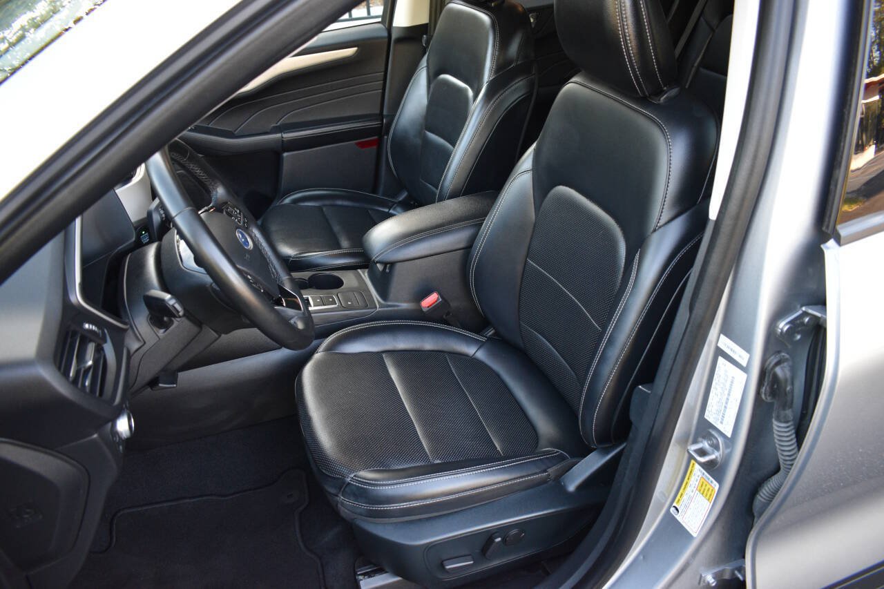 Used 2021 Ford Escape SEL w/ Technology Package FWD image 19