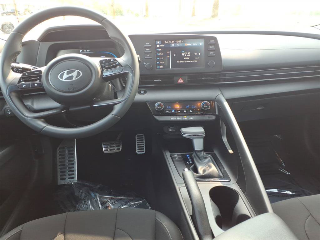 Used 2026 Hyundai Elantra Sport FWD image 9