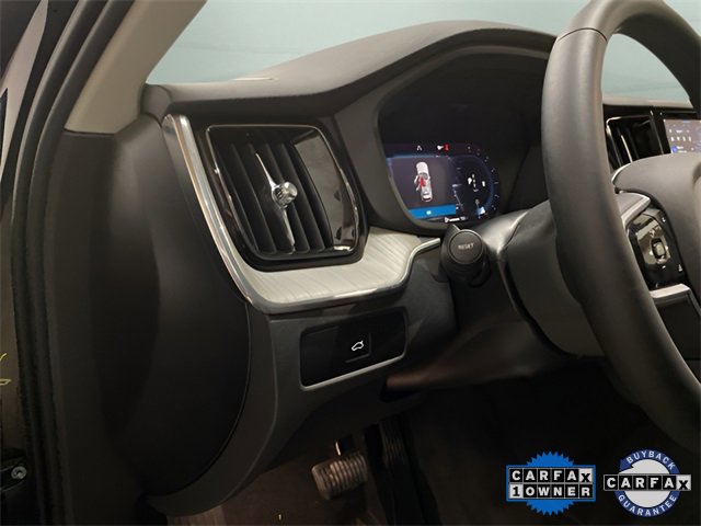 Used 2025 Volvo XC60 B5 Plus image 28