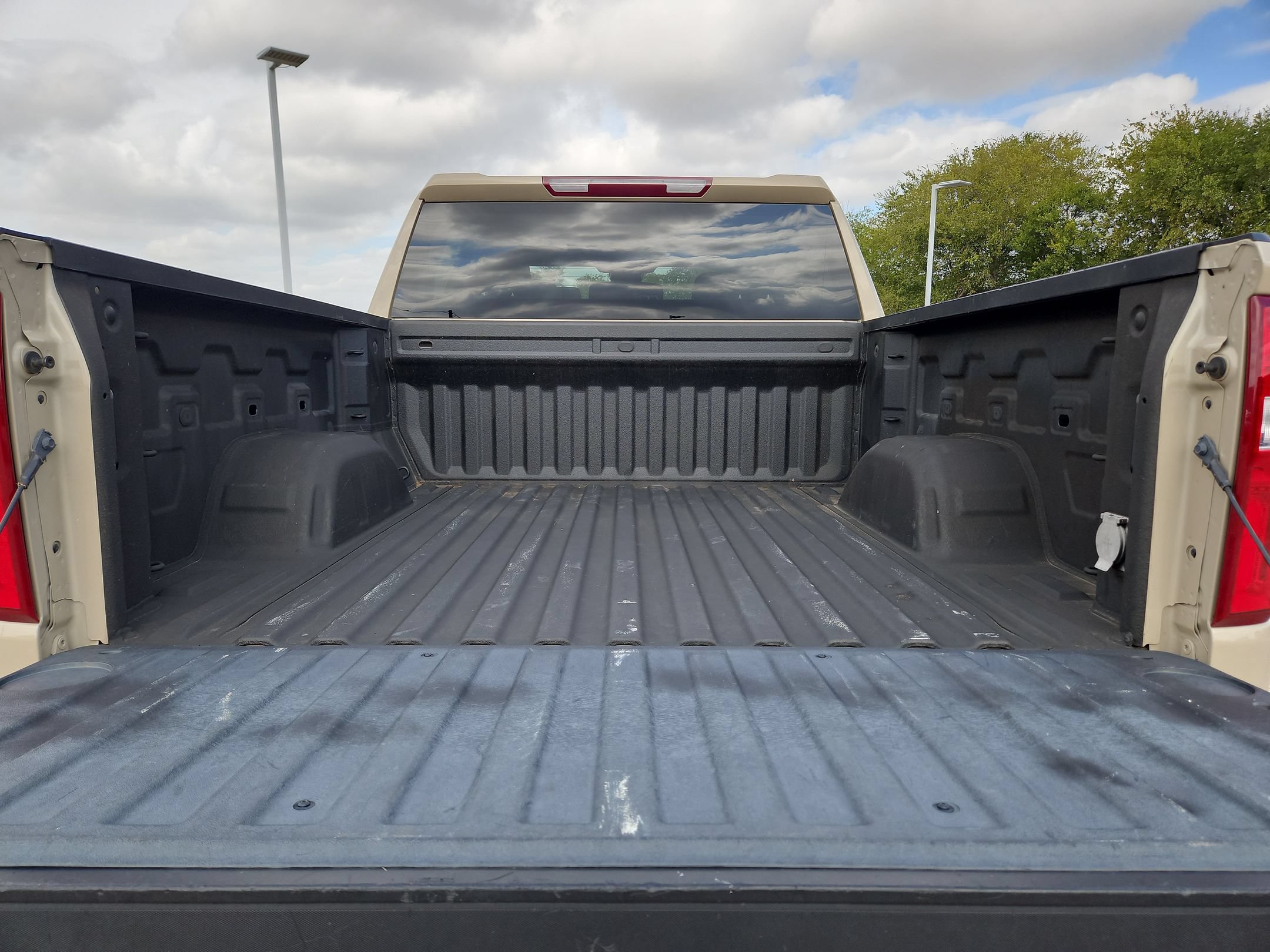 Used 2023 Chevrolet Silverado 1500 LT Trail Boss w/ LPO, Dark Essentials Package AWD/4WD image 24