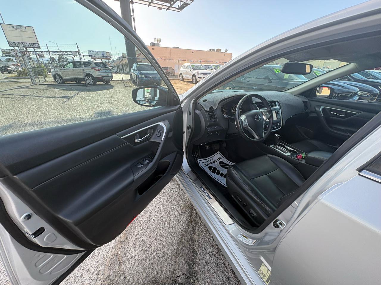 Used 2017 Nissan Altima 3.5 SL w/ 3.5SL Technology Package FWD image 9