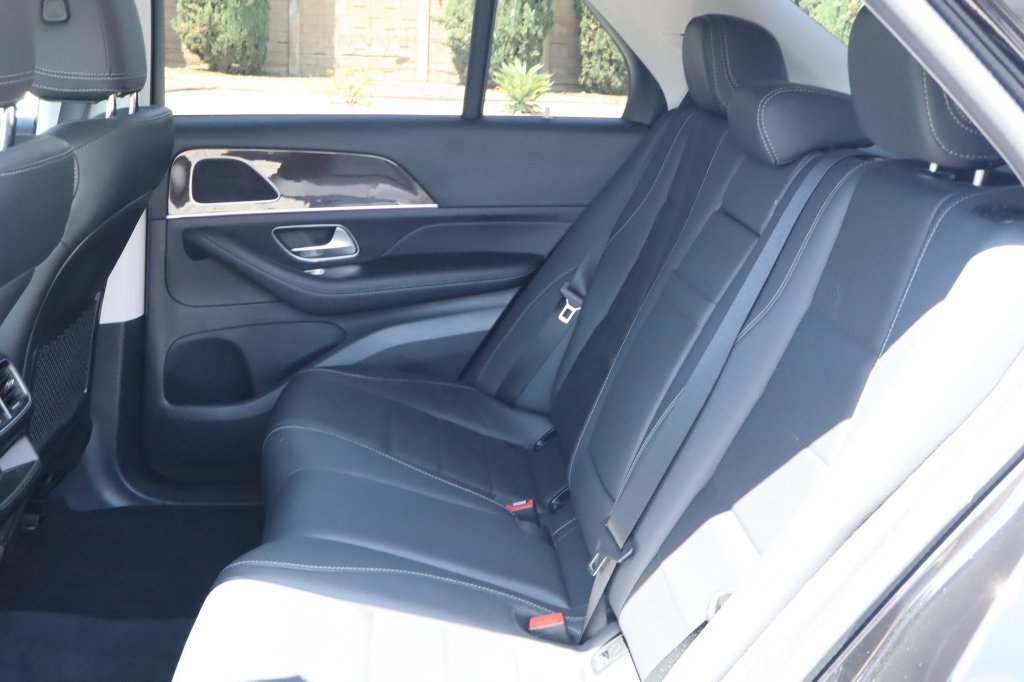 Used 2025 Mercedes-Benz GLE 450e 4MATIC image 32