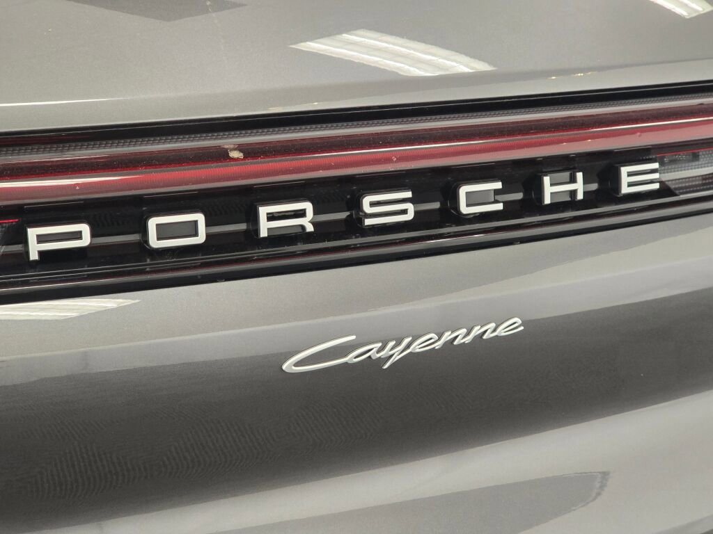 Certified 2025 Porsche Cayenne image 32