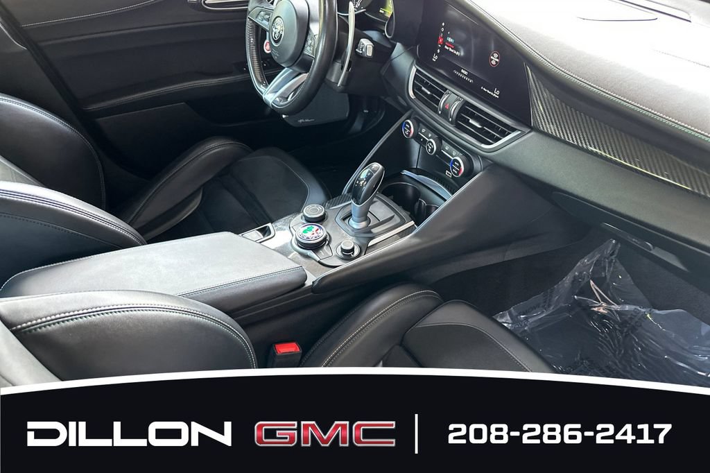 Used 2017 Alfa Romeo Giulia Quadrifoglio RWD image 15