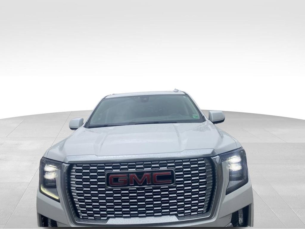 Used 2021 GMC Yukon XL Denali w/ Denali Ultimate Package AWD/4WD image 12