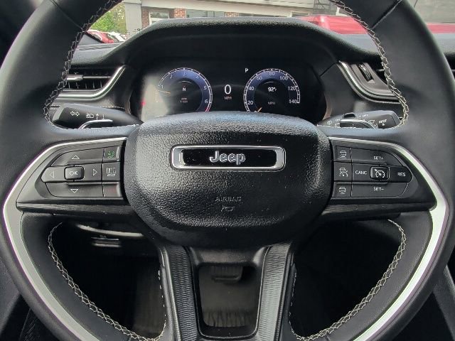 Used 2024 Jeep Grand Cherokee L Laredo AWD/4WD image 15