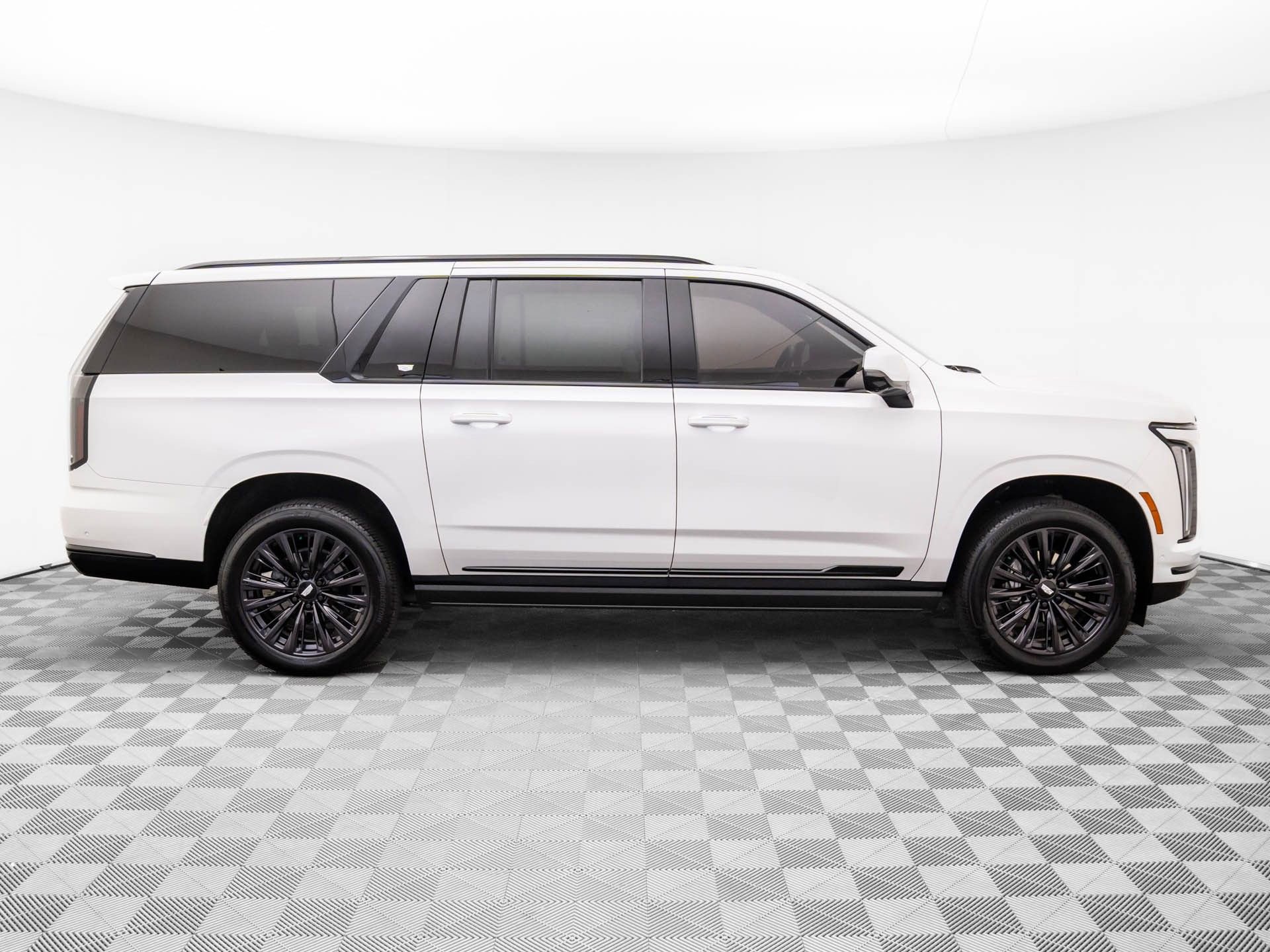 Certified 2025 Cadillac Escalade ESV Sport w/ LPO, ONYX Package image 7