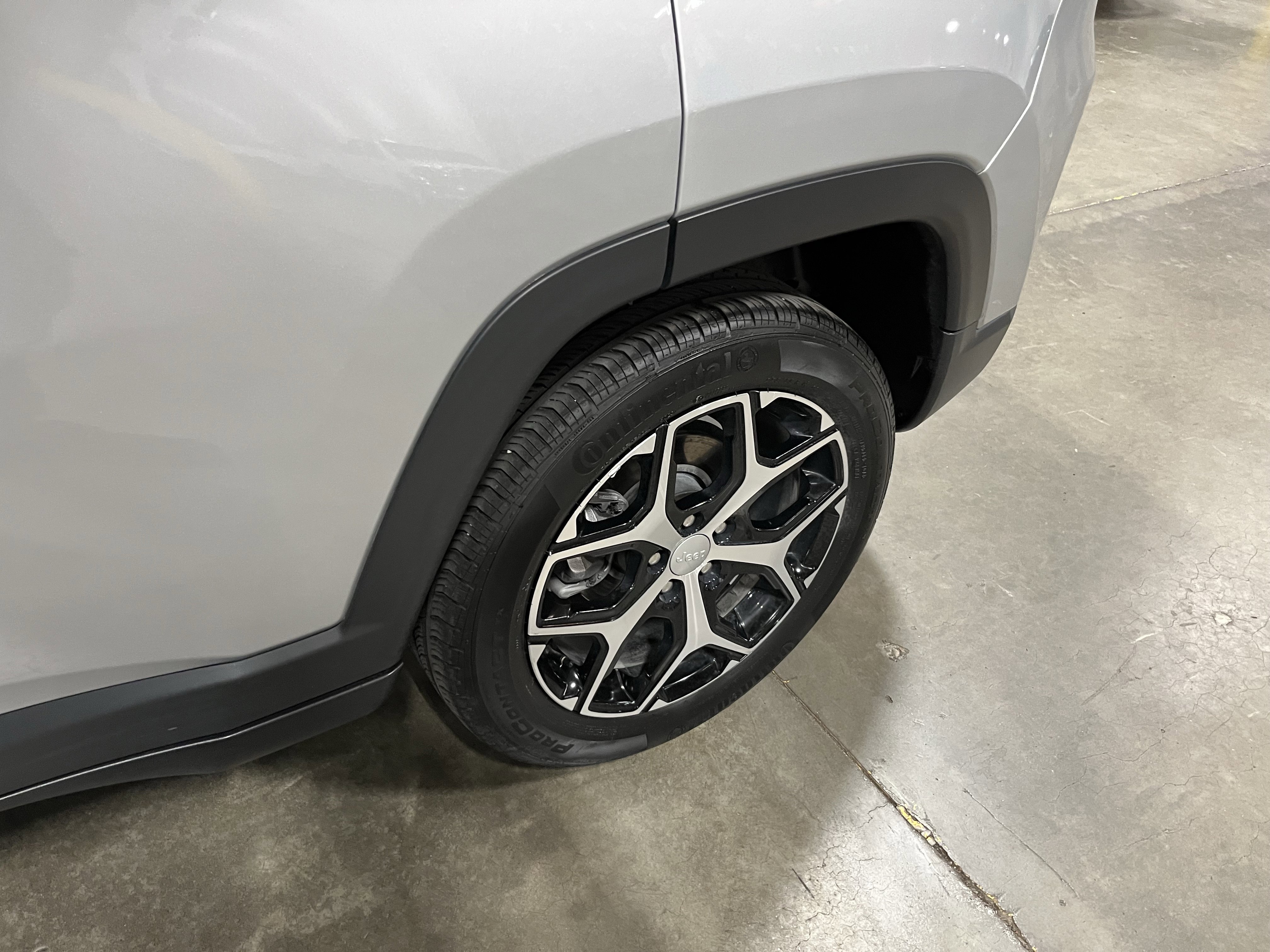 Certified 2024 Jeep Compass Limited image 25