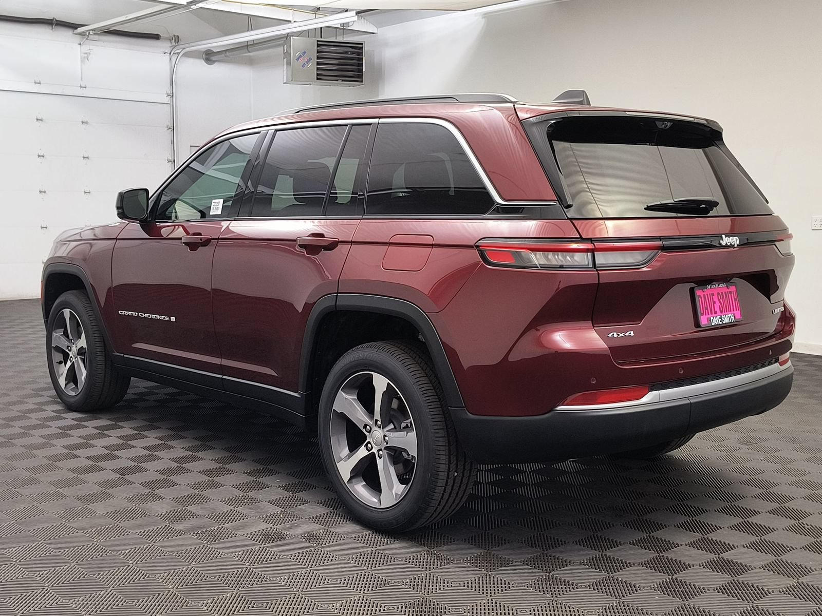 New 2026 Jeep Grand Cherokee Limited w/ Luxury Tech Group II AWD/4WD image 3