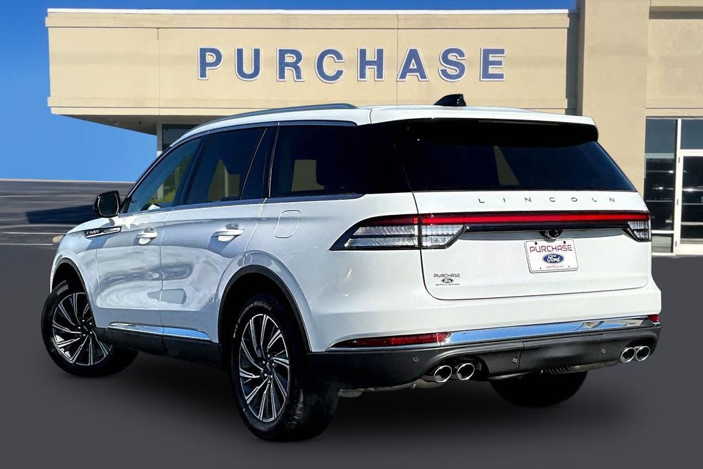 New 2026 Lincoln Aviator AWD image 3