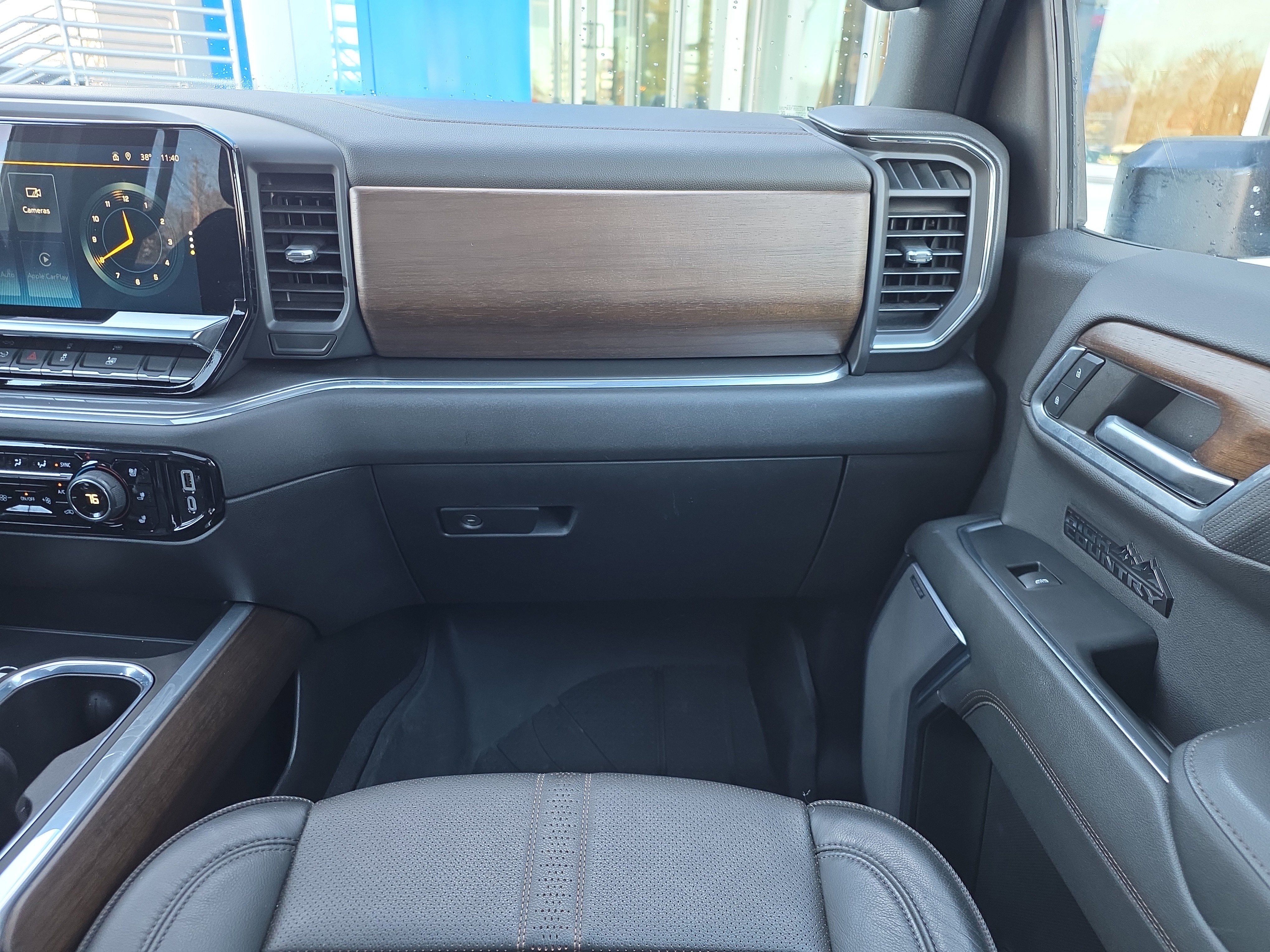 Used 2024 Chevrolet Silverado 1500 High Country w/ High Country Premium Package image 32