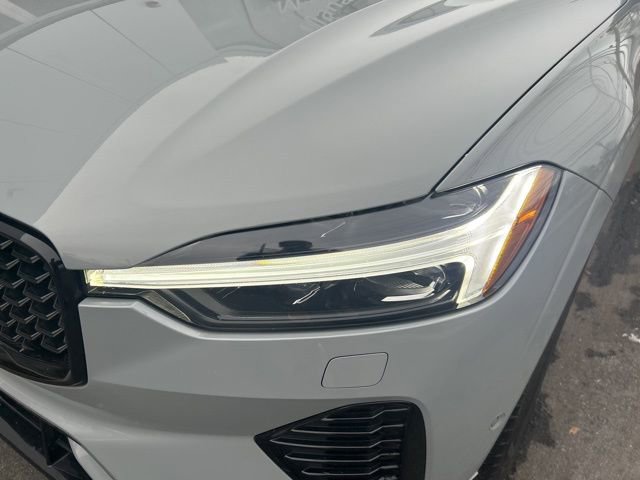 Certified 2025 Volvo XC60 B5 Plus image 8