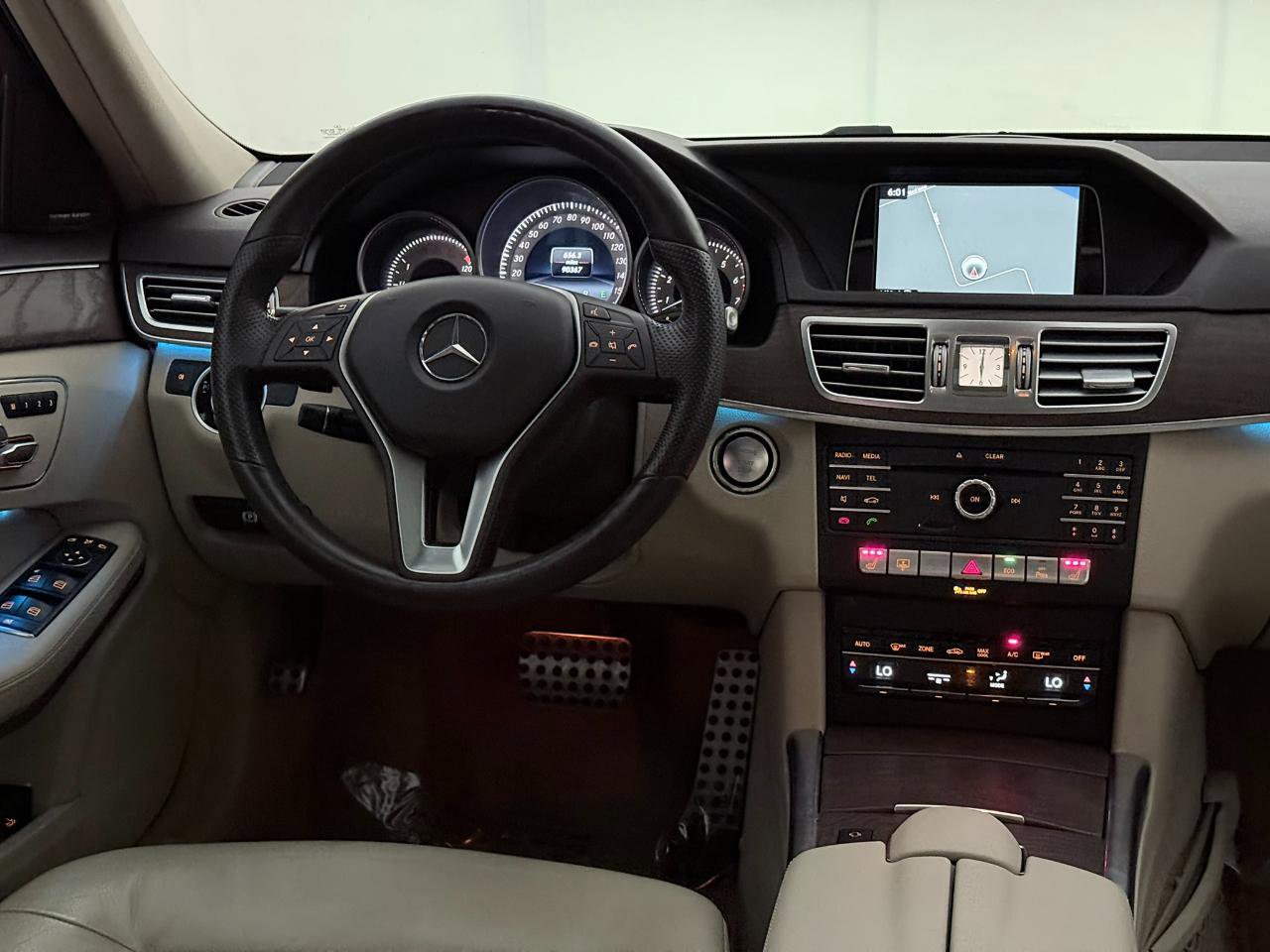 Used 2016 Mercedes-Benz E 350 4MATIC Sedan image 29