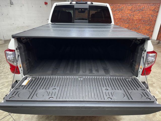 Used 2024 Nissan Titan SV w/ SV Convenience Package image 26