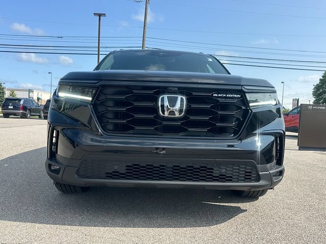 Used 2025 Honda Pilot Black Edition image 13