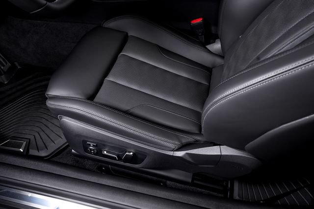 Used 2026 BMW M4 xDrive Competition w/ Executive Package AWD/4WD image 19