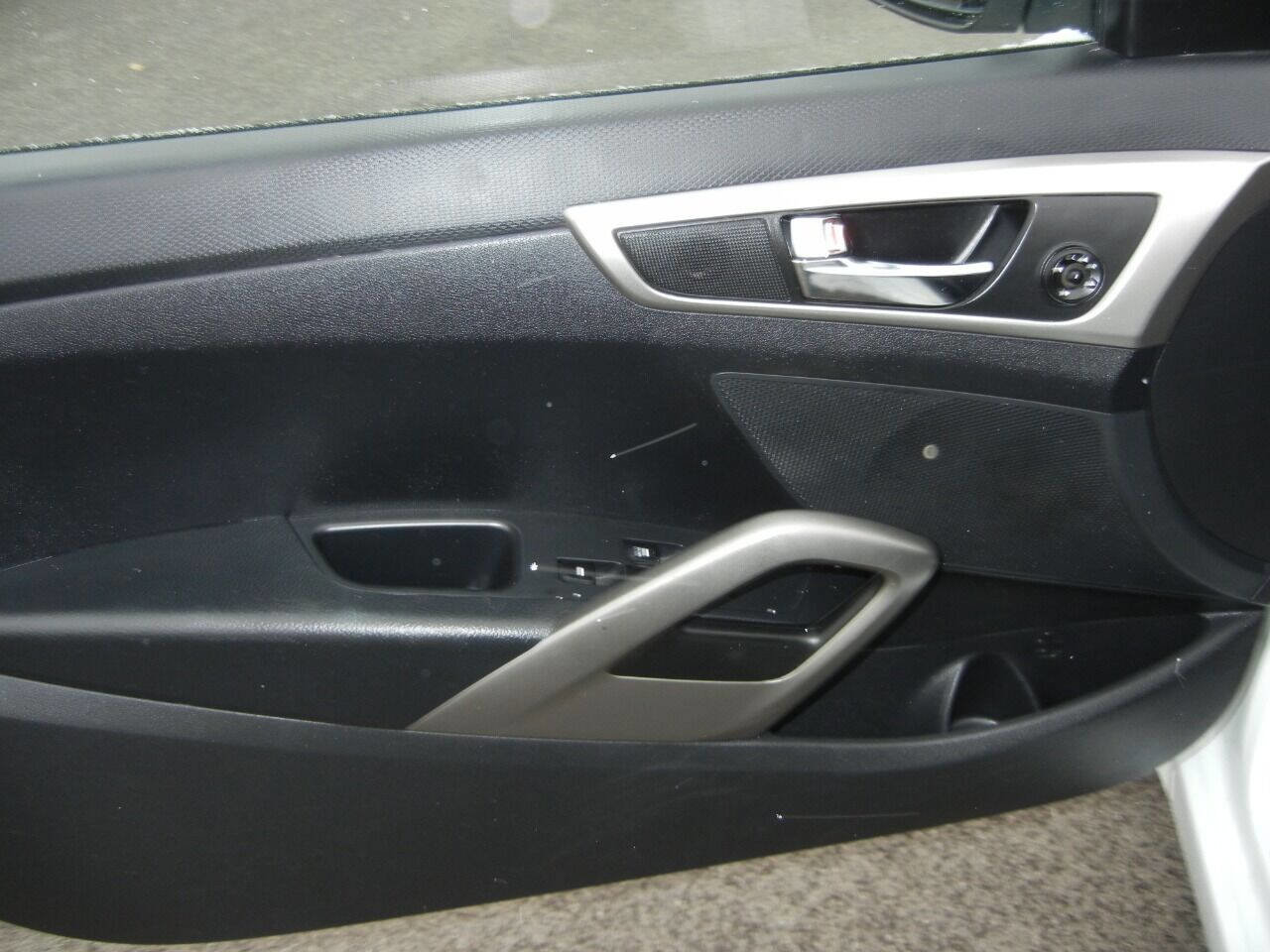 Used 2013 Hyundai Veloster image 31