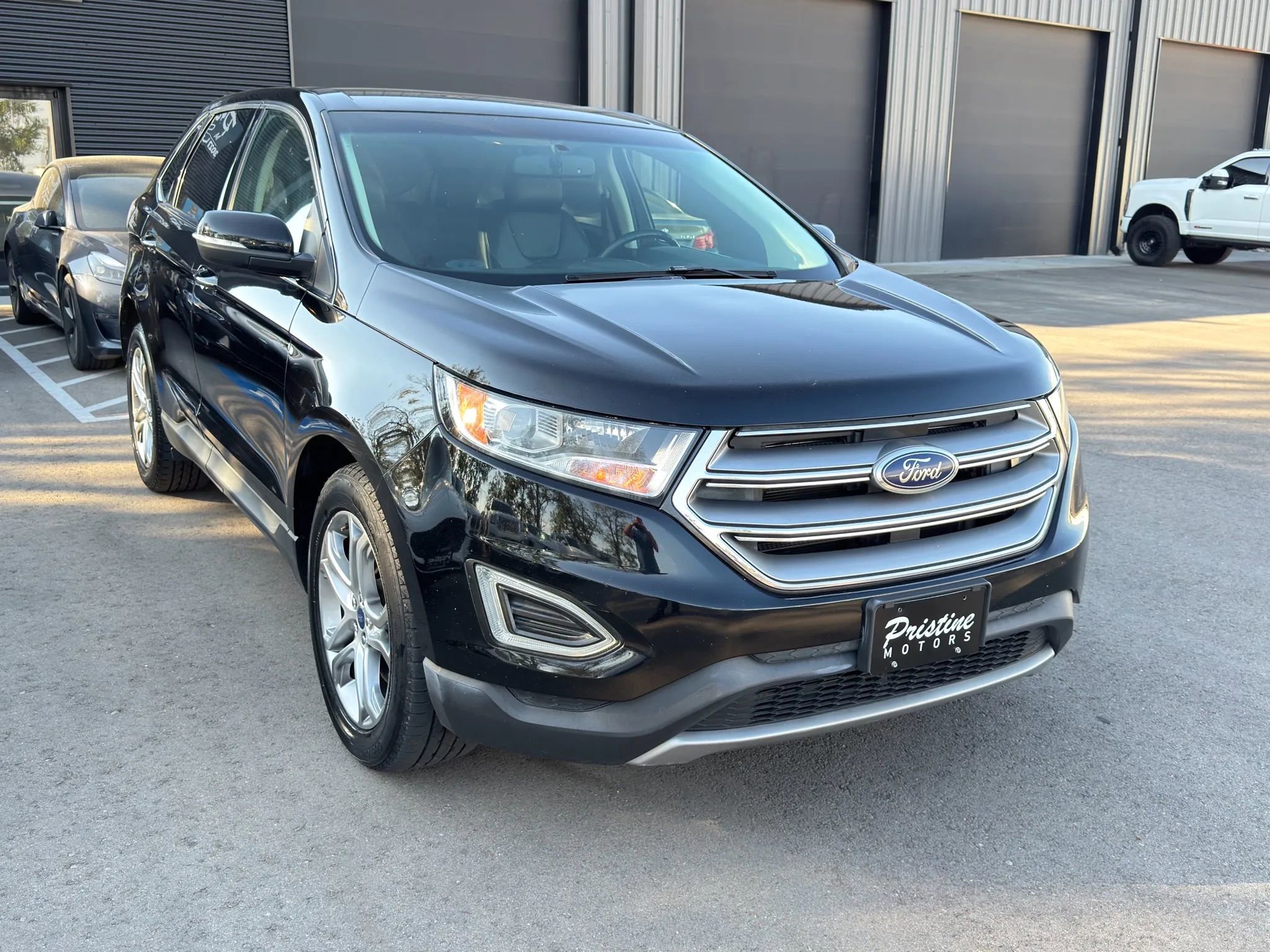 Used 2016 Ford Edge Titanium image 2
