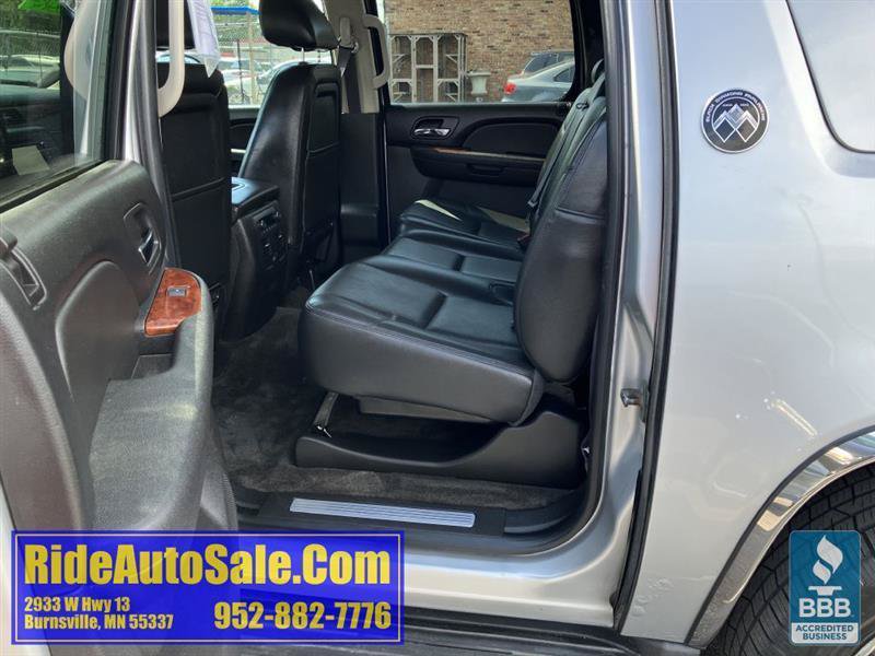 Used 2013 Chevrolet Avalanche LTZ AWD/4WD image 12