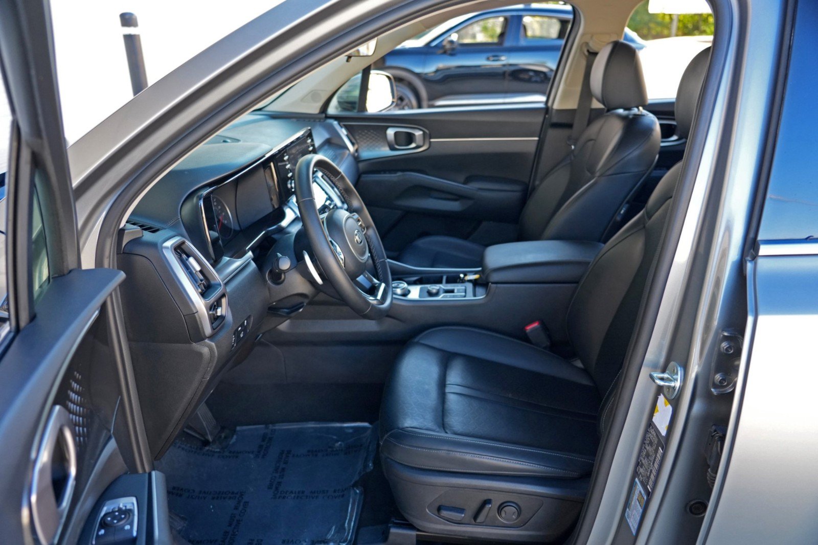 Used 2021 Kia Sorento EX FWD image 16