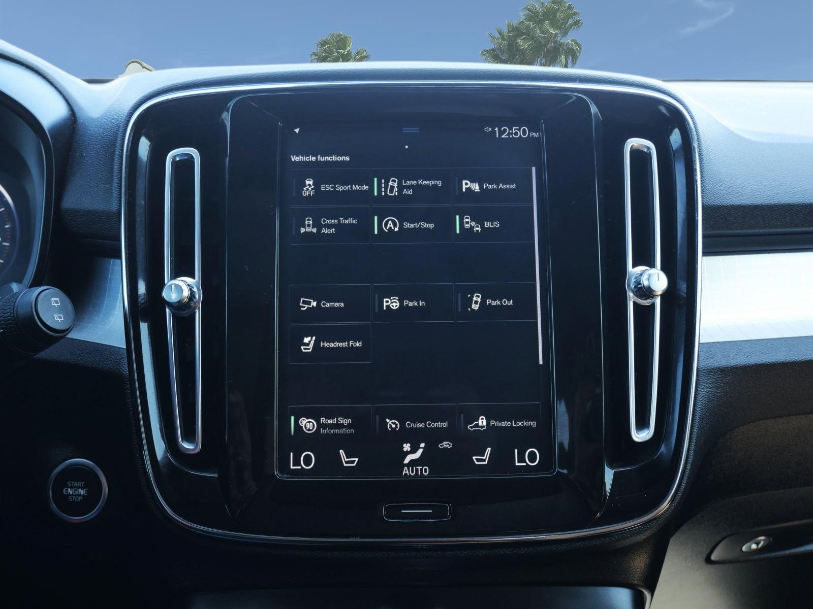 Used 2019 Volvo XC40 T5 Momentum image 15