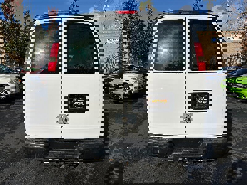 Used 2012 Chevrolet Express 2500 Extended image 6