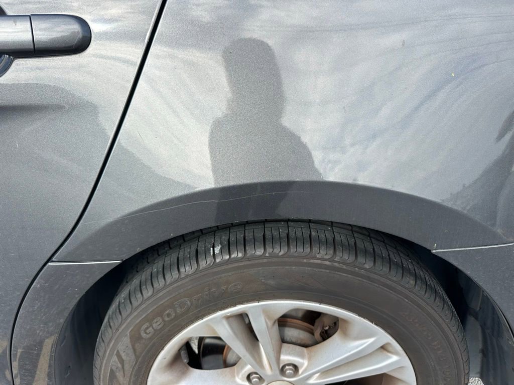 Used 2016 Ford Taurus SEL image 19