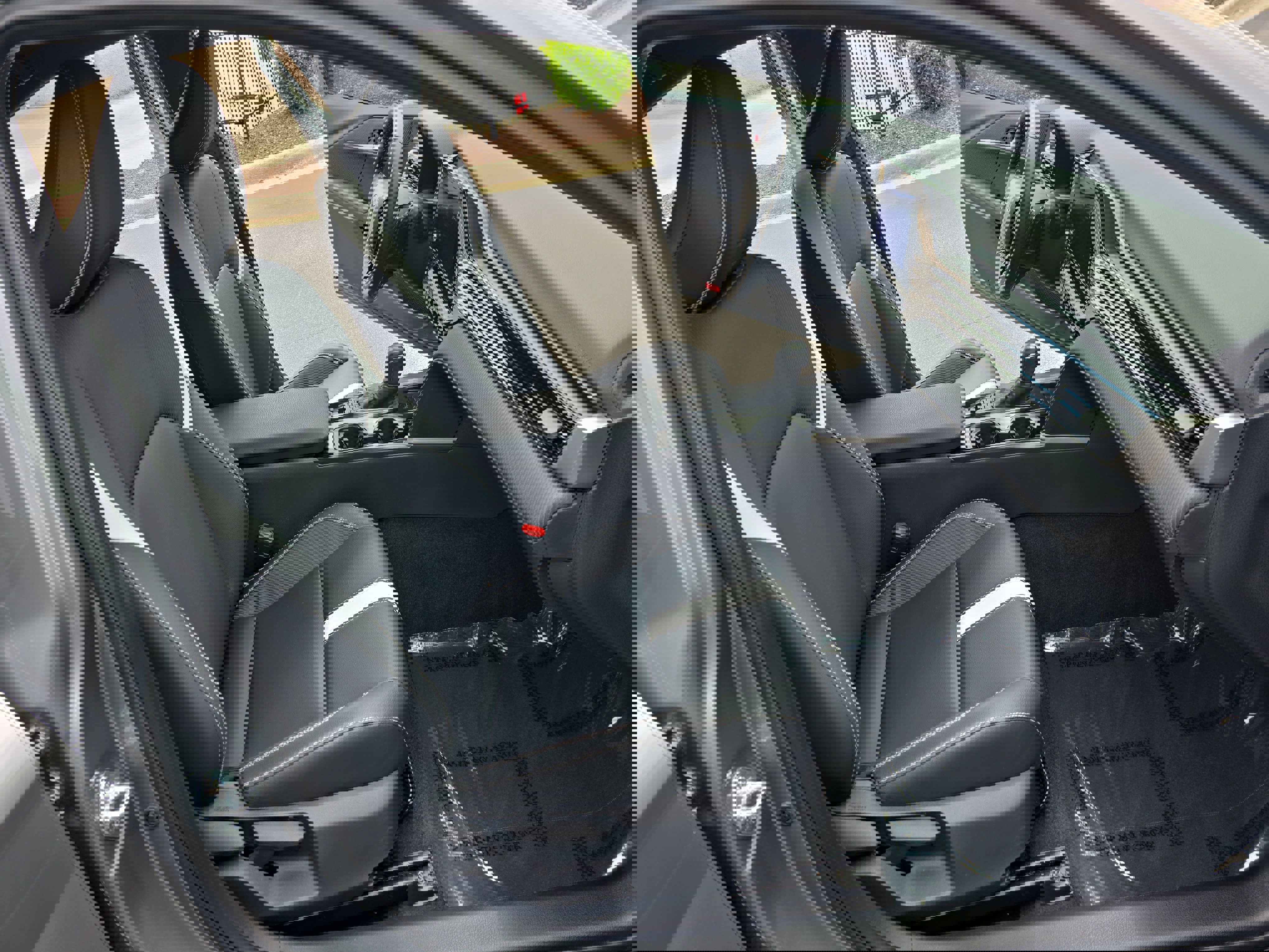 Used 2025 Toyota Camry SE w/ Convenience Package FWD image 10