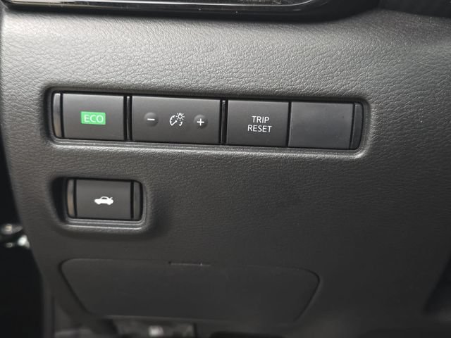 Used 2025 Nissan Sentra SV FWD image 33