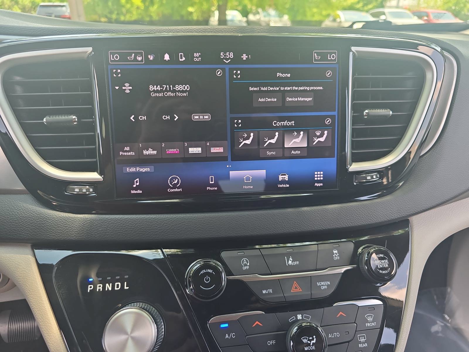 Used 2022 Chrysler Pacifica Touring-L FWD image 21