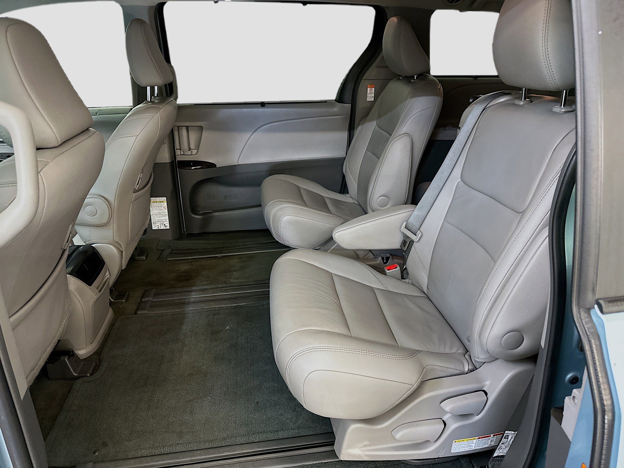 Used 2017 Toyota Sienna XLE w/ XLE Navigation Package FWD image 30