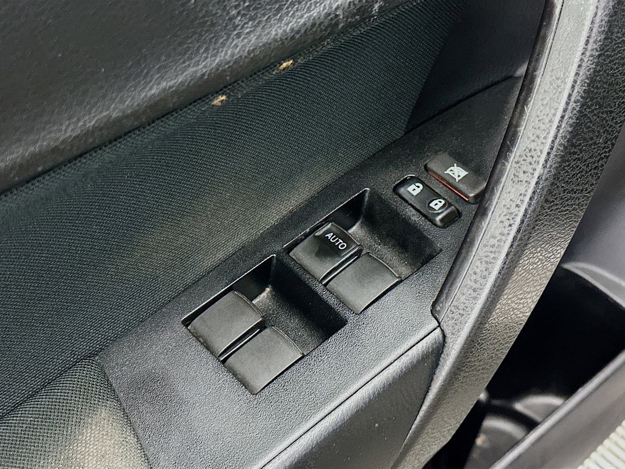 Used 2018 Toyota Corolla LE w/ Body Protection Package FWD image 15