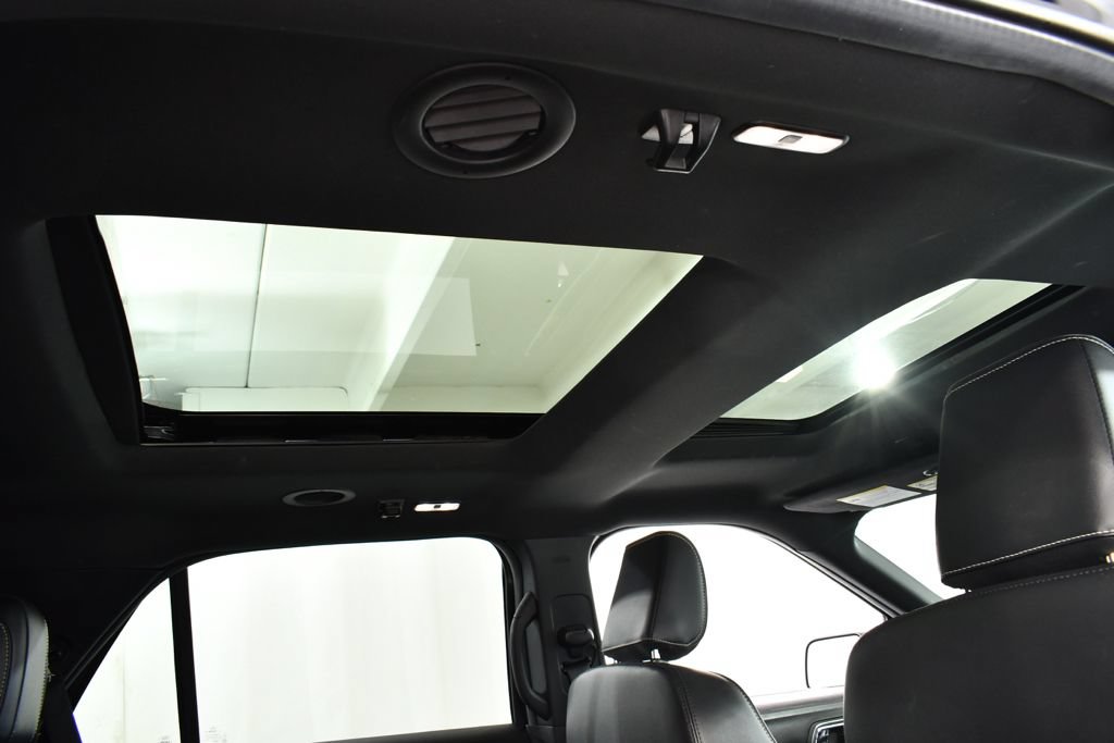 Used 2019 Ford Explorer Platinum AWD/4WD image 18