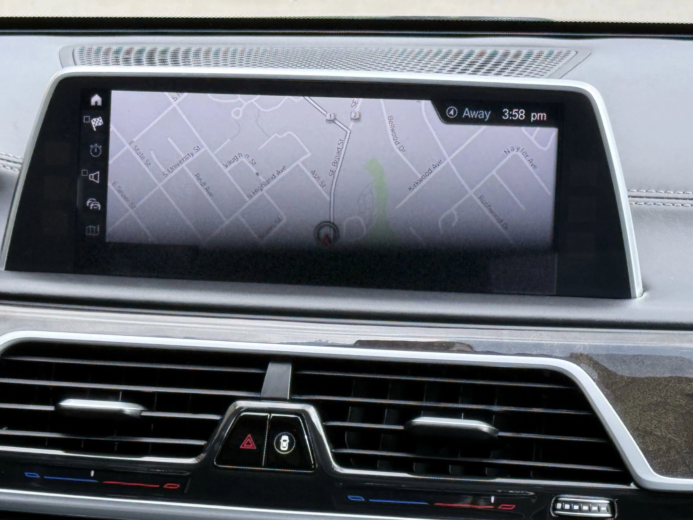 Used 2018 BMW 750i xDrive image 18