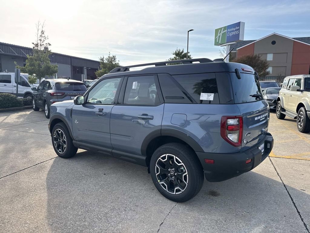 New 2025 Ford Bronco Sport Outer Banks image 3