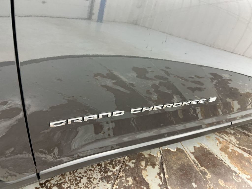 Used 2021 Jeep Grand Cherokee L Limited image 28
