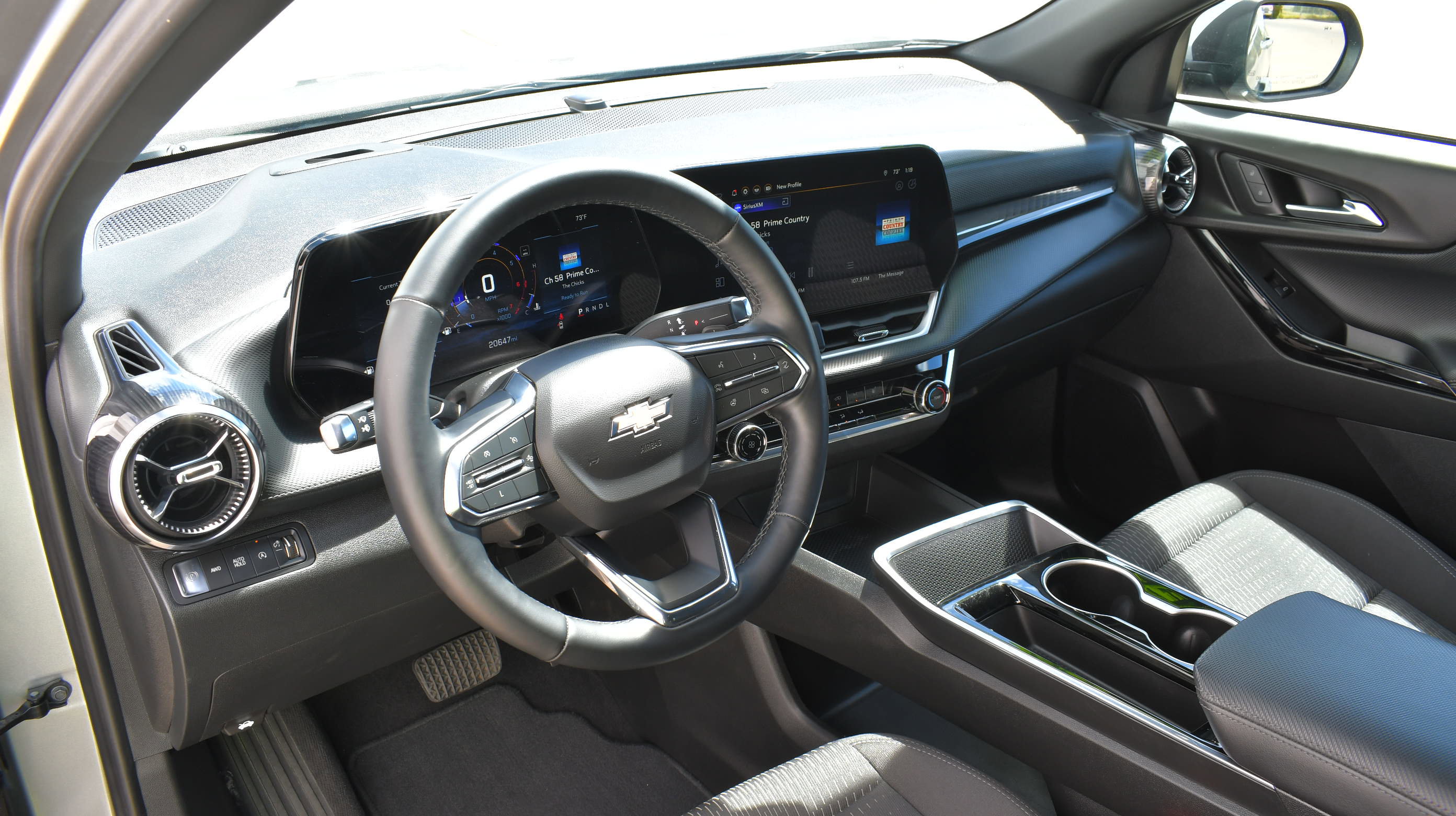 Used 2025 Chevrolet Equinox LT AWD/4WD image 13